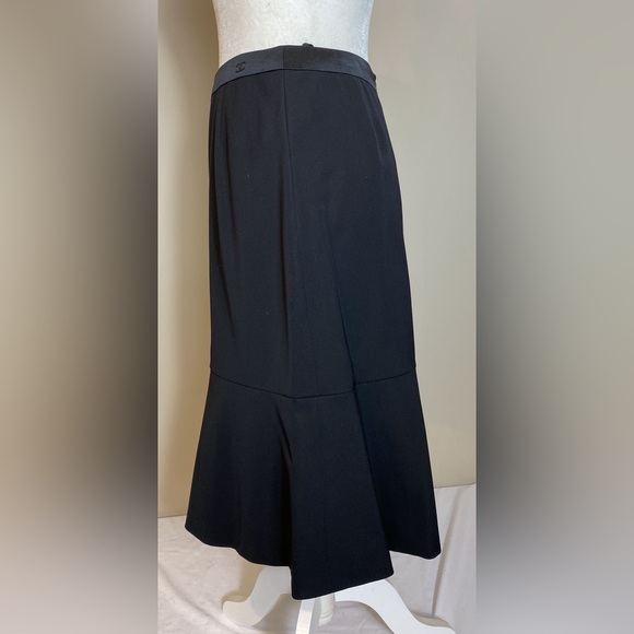 CHANEL Ruffled Wool Mid Skirt - Picture 5 of 9